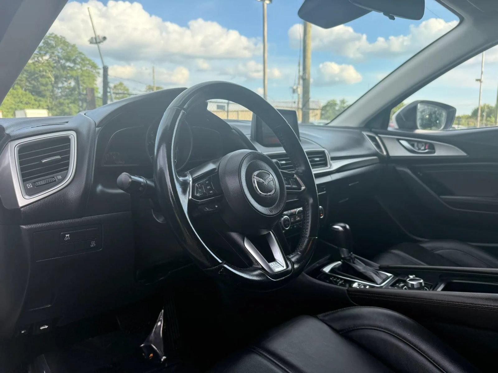 Used 2017 MAZDA MAZDA3 Touring FWD image 21