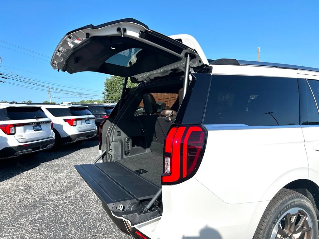 New 2027 Ford Expedition King Ranch RWD image 5
