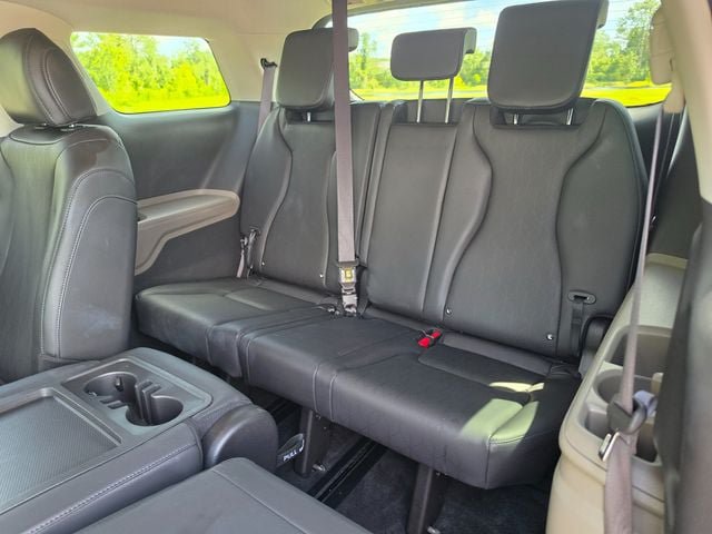 Used 2026 Kia Carnival FWD image 9