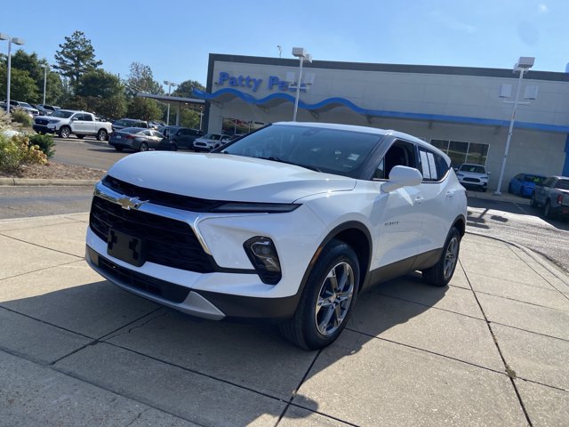 Used 2025 Chevrolet Blazer LT FWD image 4
