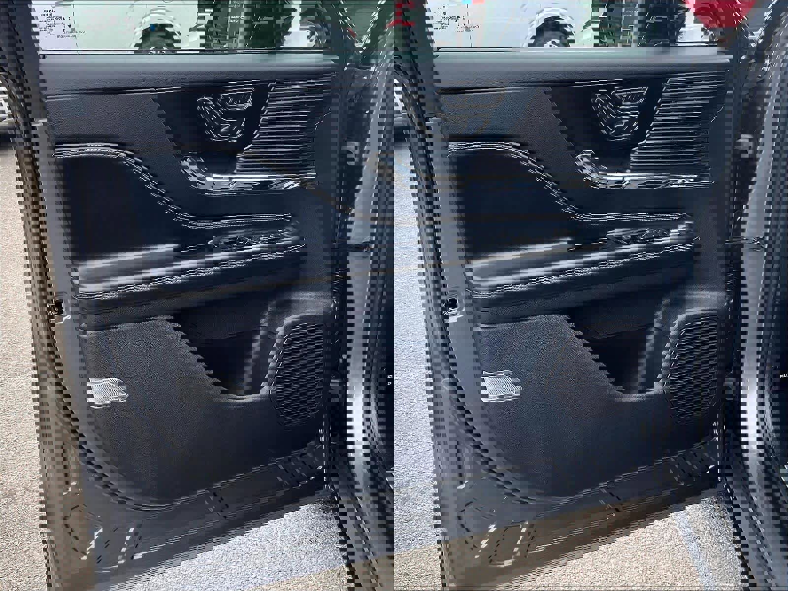 Used 2022 Lincoln Corsair AWD w/ Premium Package image 9