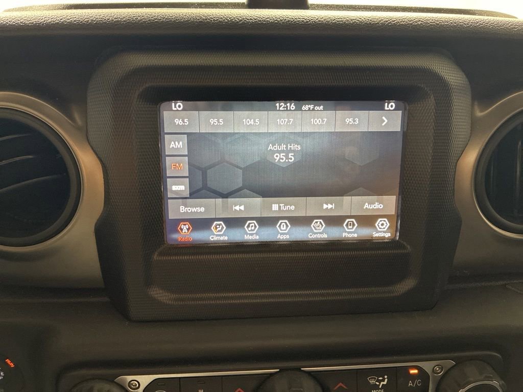 Used 2018 Jeep Wrangler Sport AWD/4WD image 17