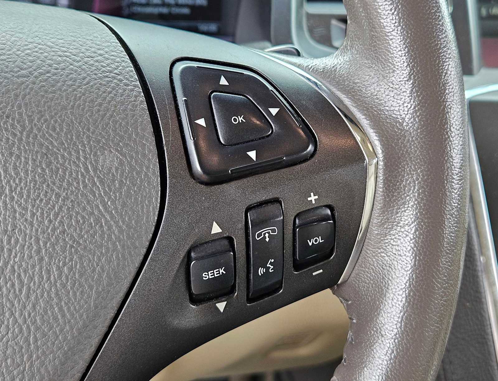 Used 2015 Lincoln MKS AWD image 16