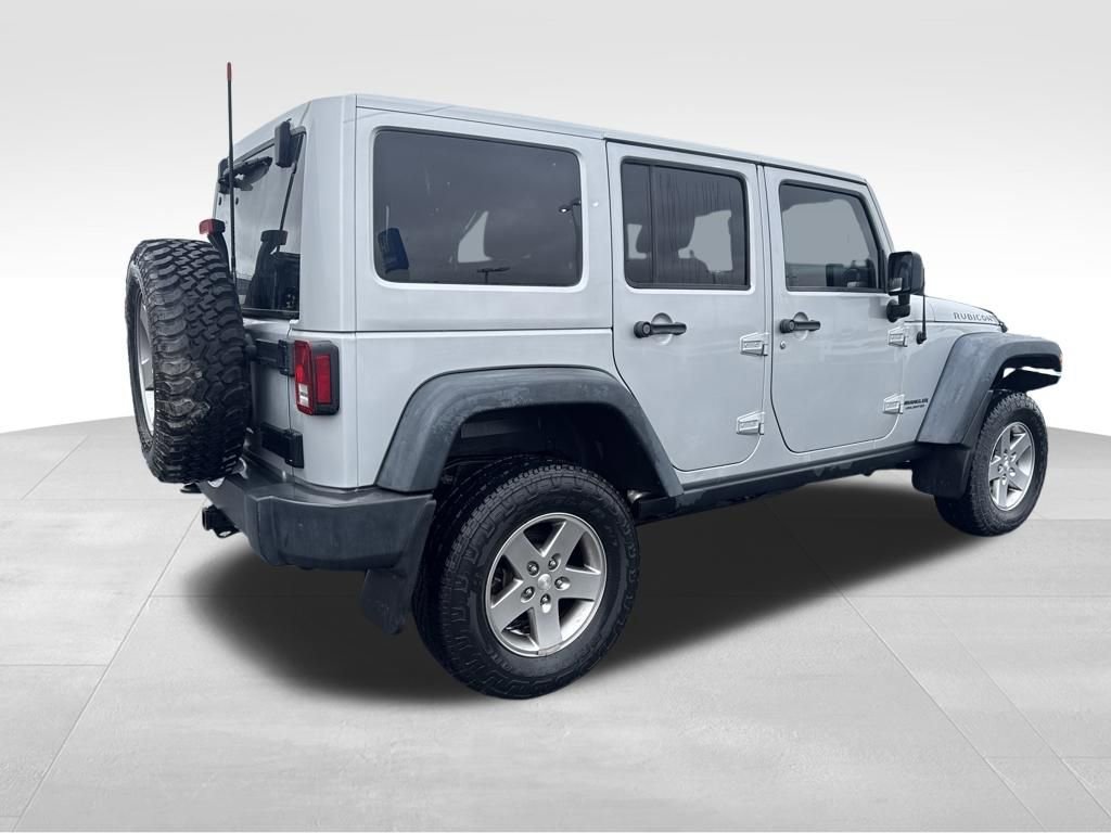 Used 2012 Jeep Wrangler Unlimited Rubicon w/ Connectivity Group AWD/4WD image 12
