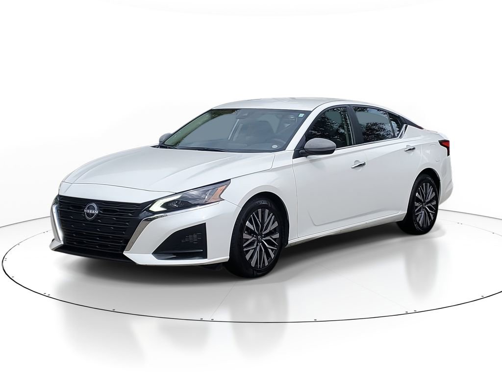 Used 2023 Nissan Altima 2.5 SV image 2