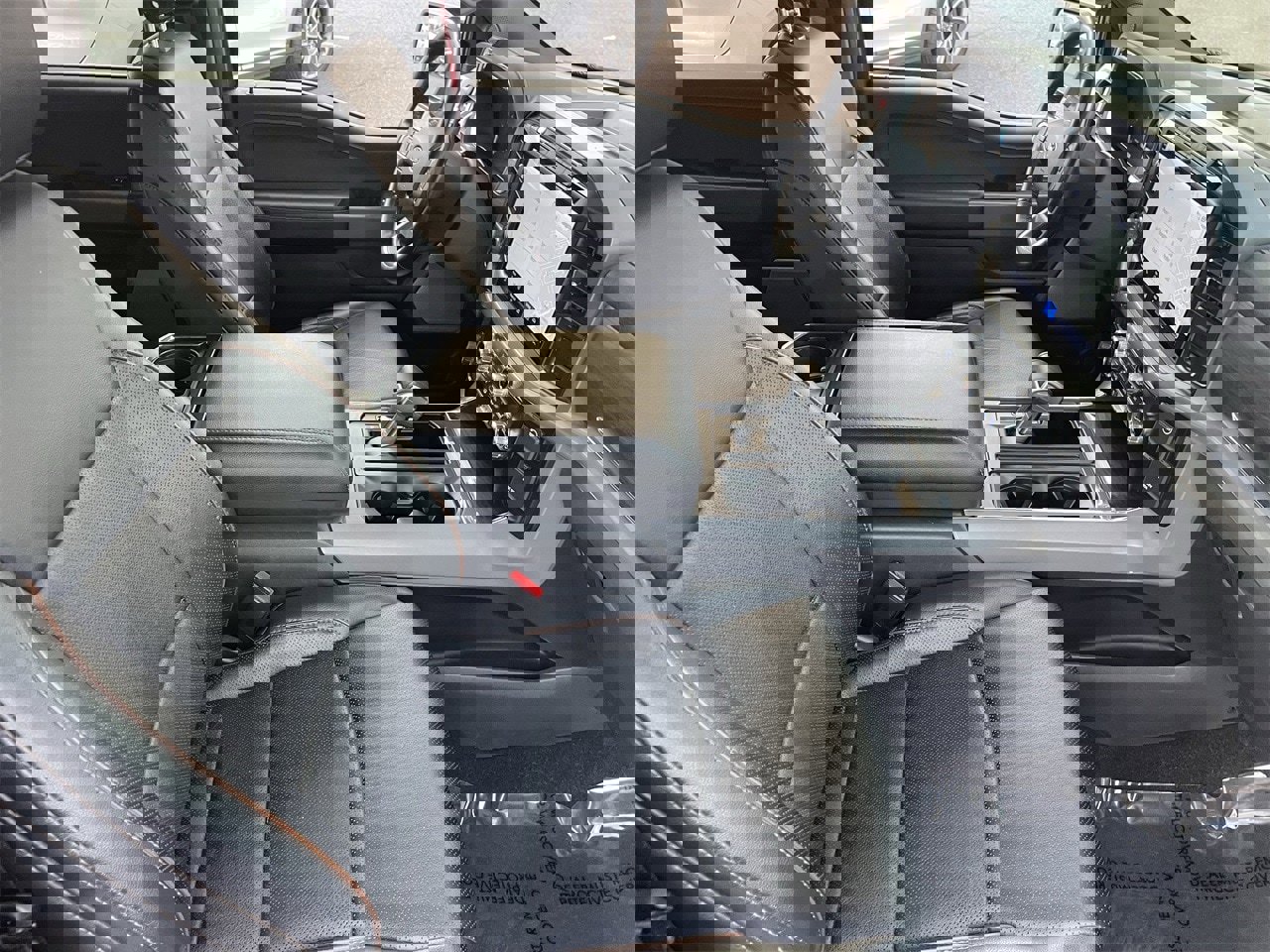 Certified 2024 Ford F150 Lariat w/ FX4 Off-Road Package image 9