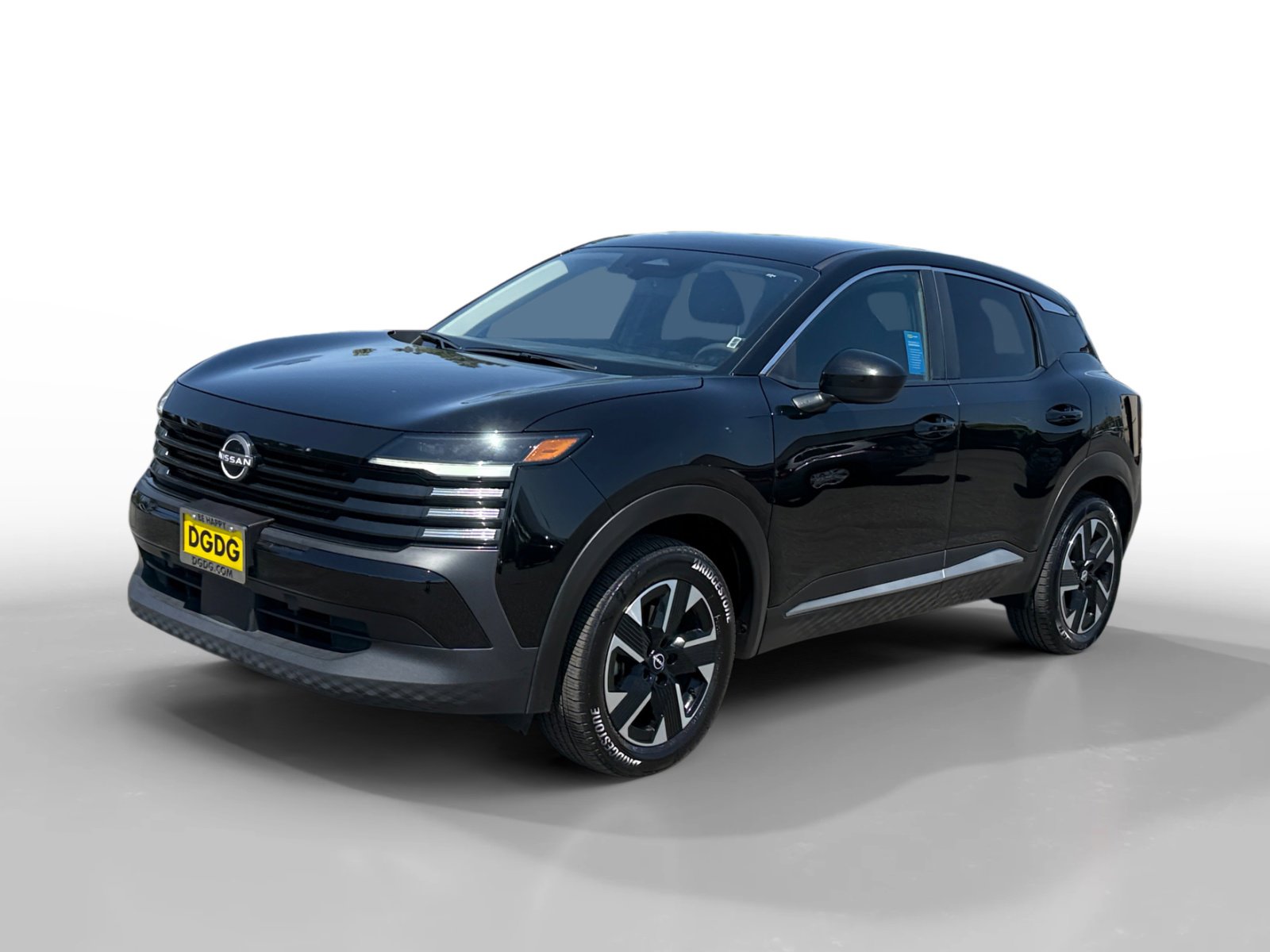 Used 2025 Nissan Kicks SV AWD/4WD image 1