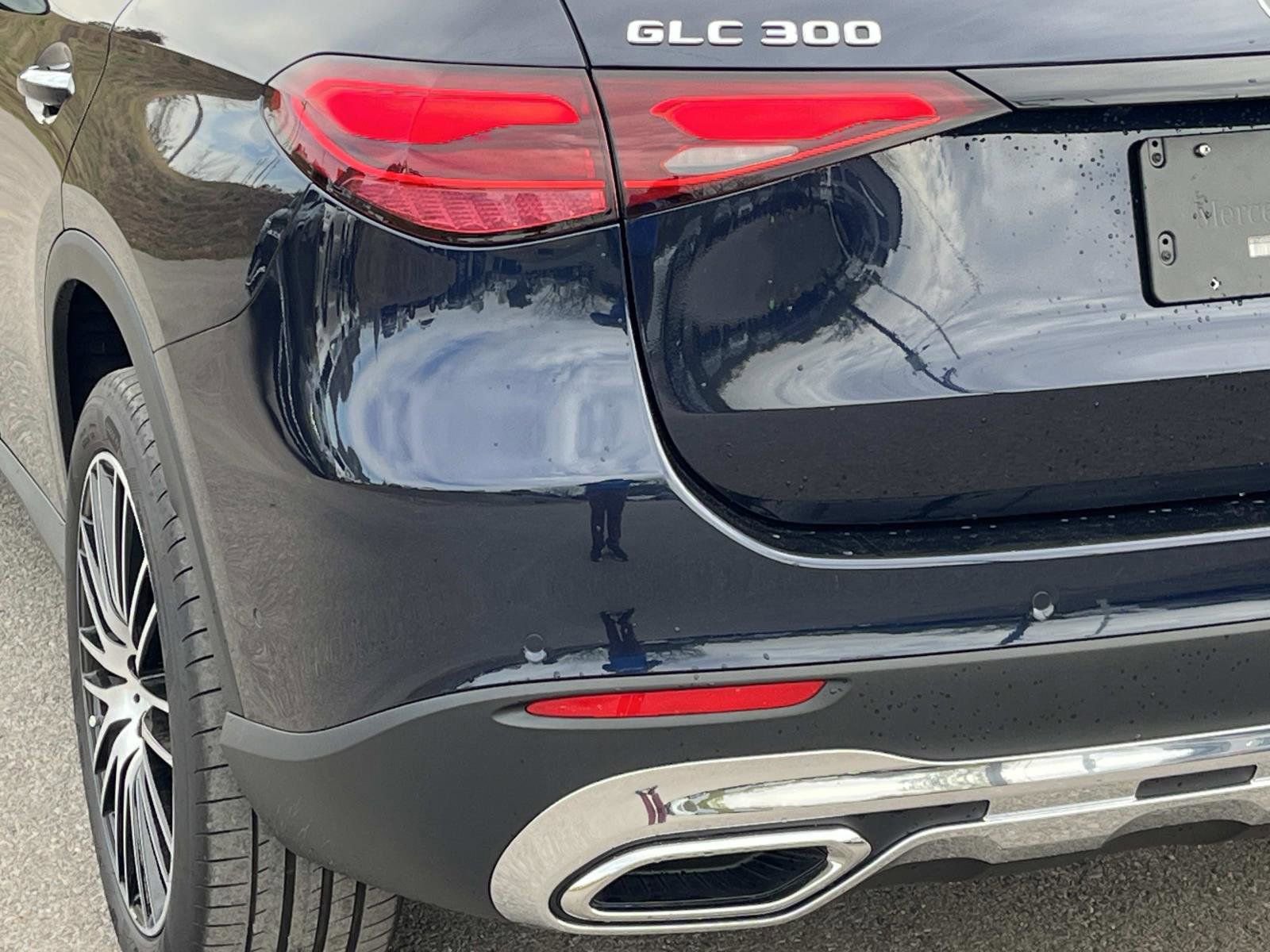 Certified 2024 Mercedes-Benz GLC 300 image 9