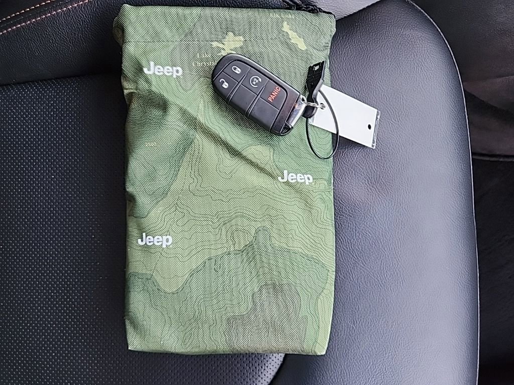 Used 2022 Jeep Compass Limited AWD/4WD image 36