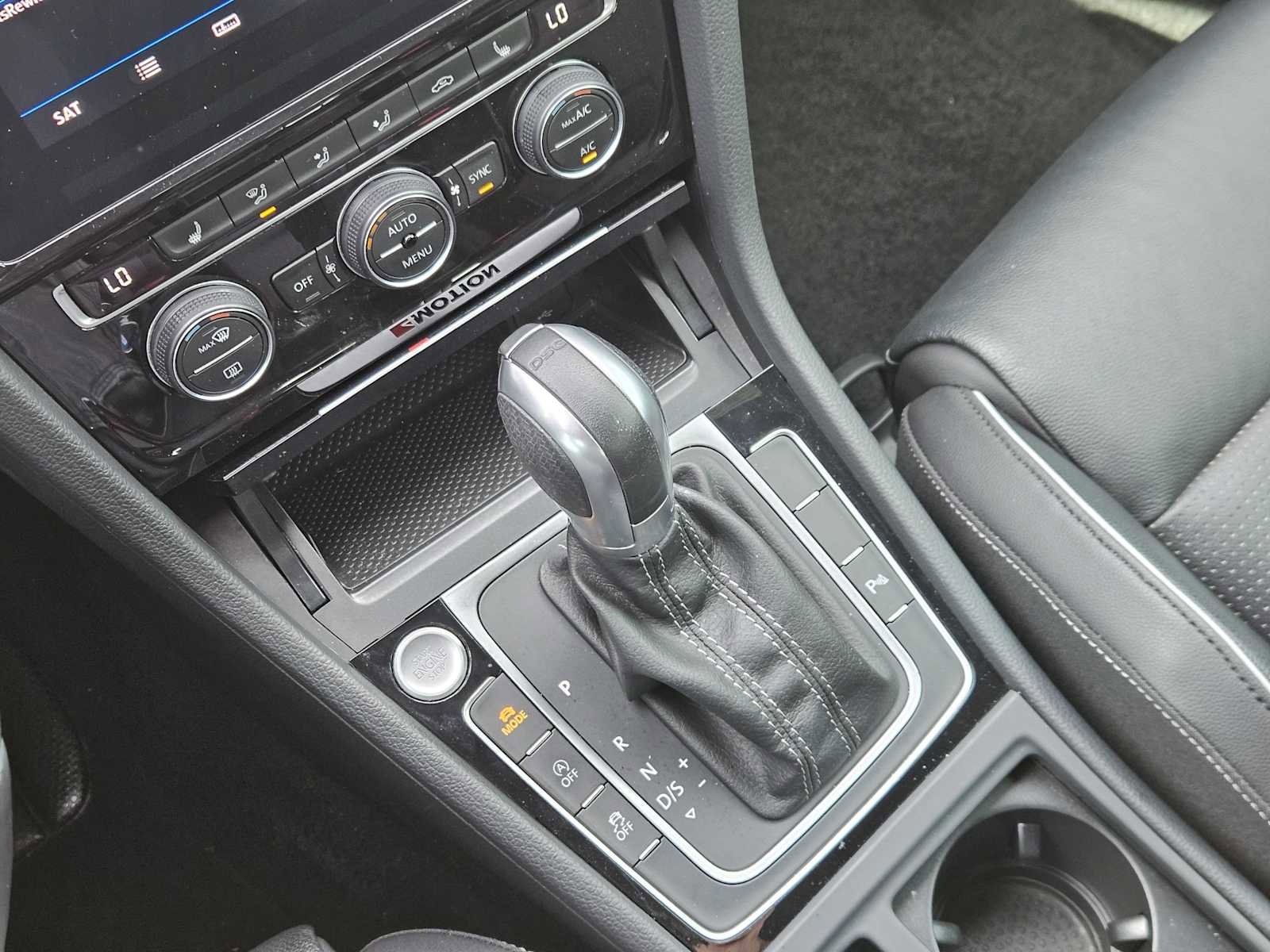 Used 2019 Volkswagen Golf R 4-Door image 20