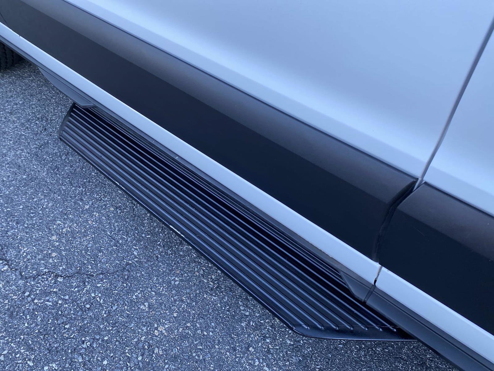 Used 2023 Ford Transit 350 XLT image 23