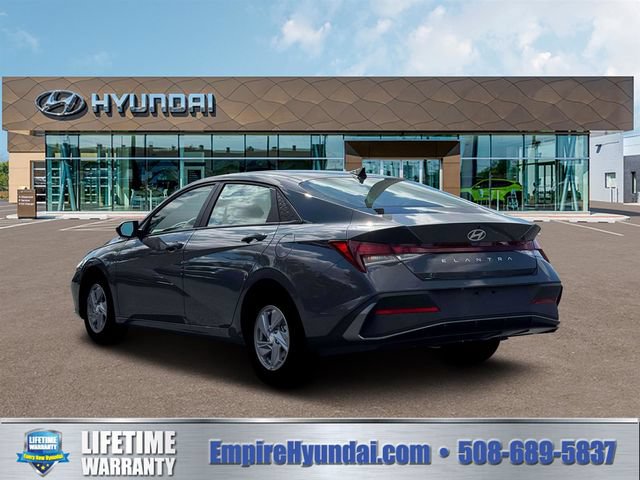 New 2026 Hyundai Elantra SE FWD image 5