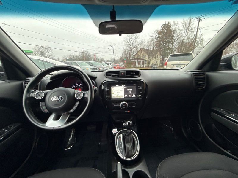 Used 2018 Kia Soul + w/ Audio Package image 21