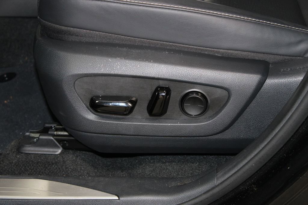 Used 2024 Lexus NX 250 FWD w/ Towing Package (2000 Lbs) image 16