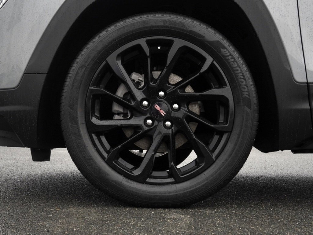 Used 2023 GMC Terrain SLE w/ Elevation Edition image 10