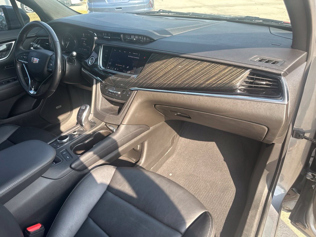 Used 2022 Cadillac XT6 Premium Luxury w/ Technology Package FWD image 41