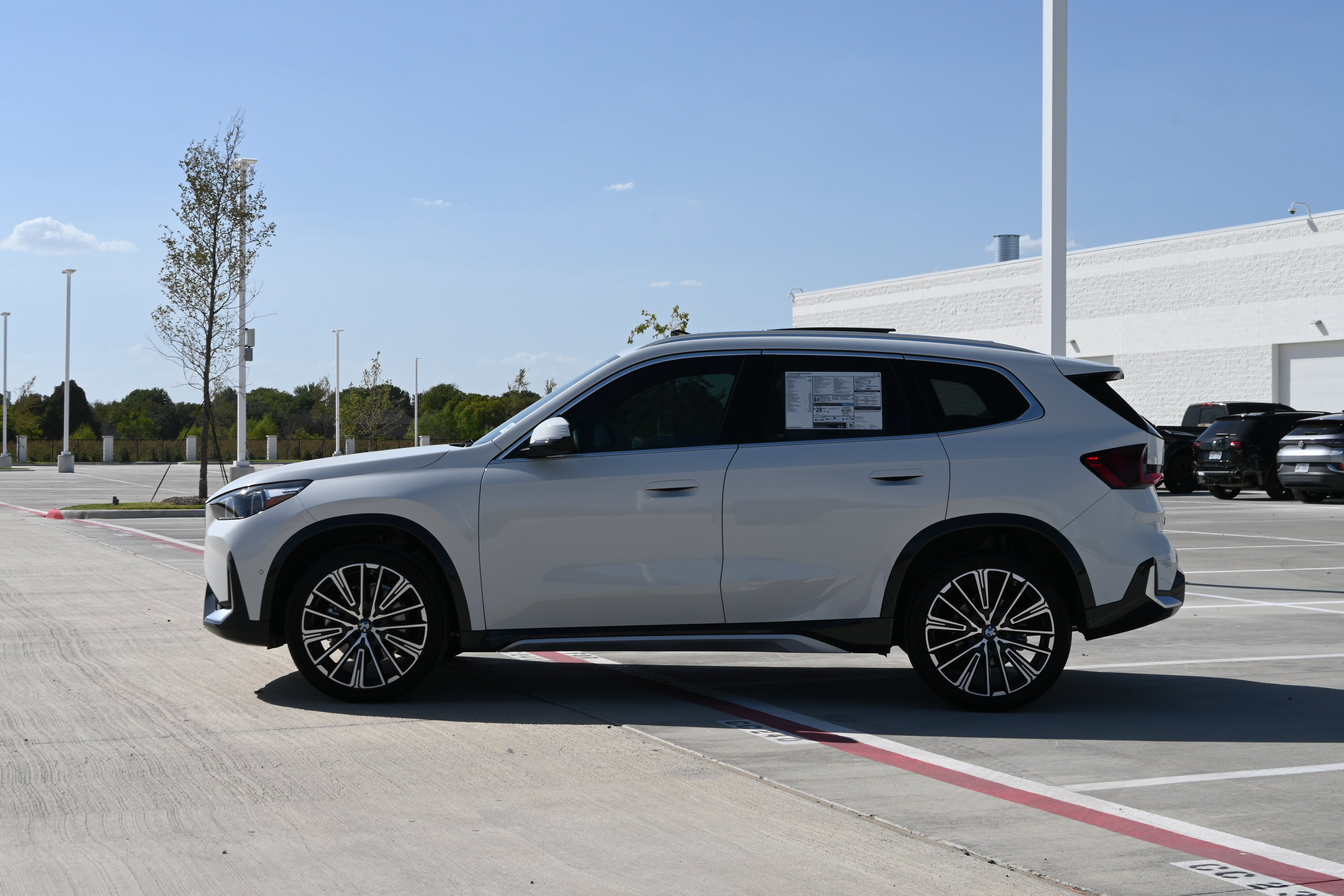 New 2027 BMW X1 xDrive28i AWD/4WD image 5