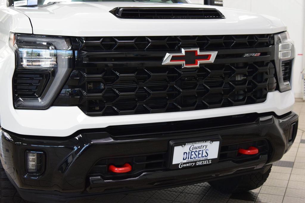 Used 2024 Chevrolet Silverado 2500 ZR2 w/ Technology Package AWD/4WD image 10