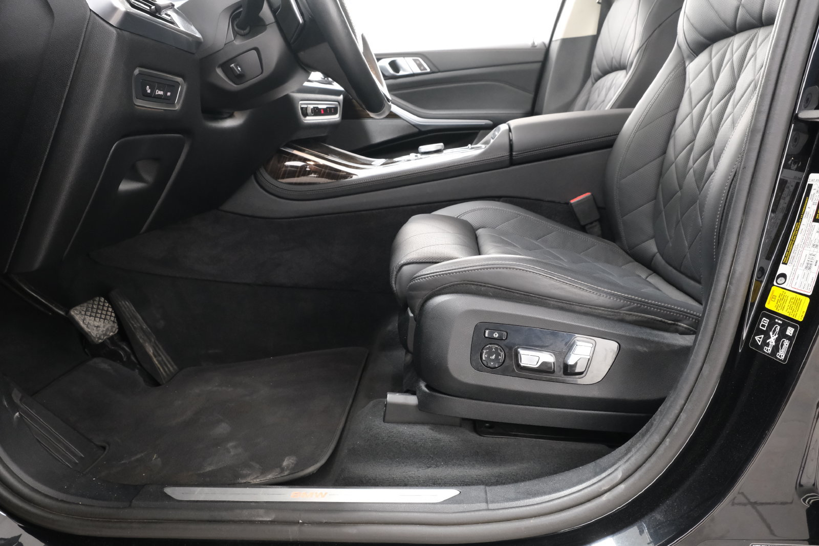 Used 2024 BMW X7 xDrive40i AWD/4WD image 28