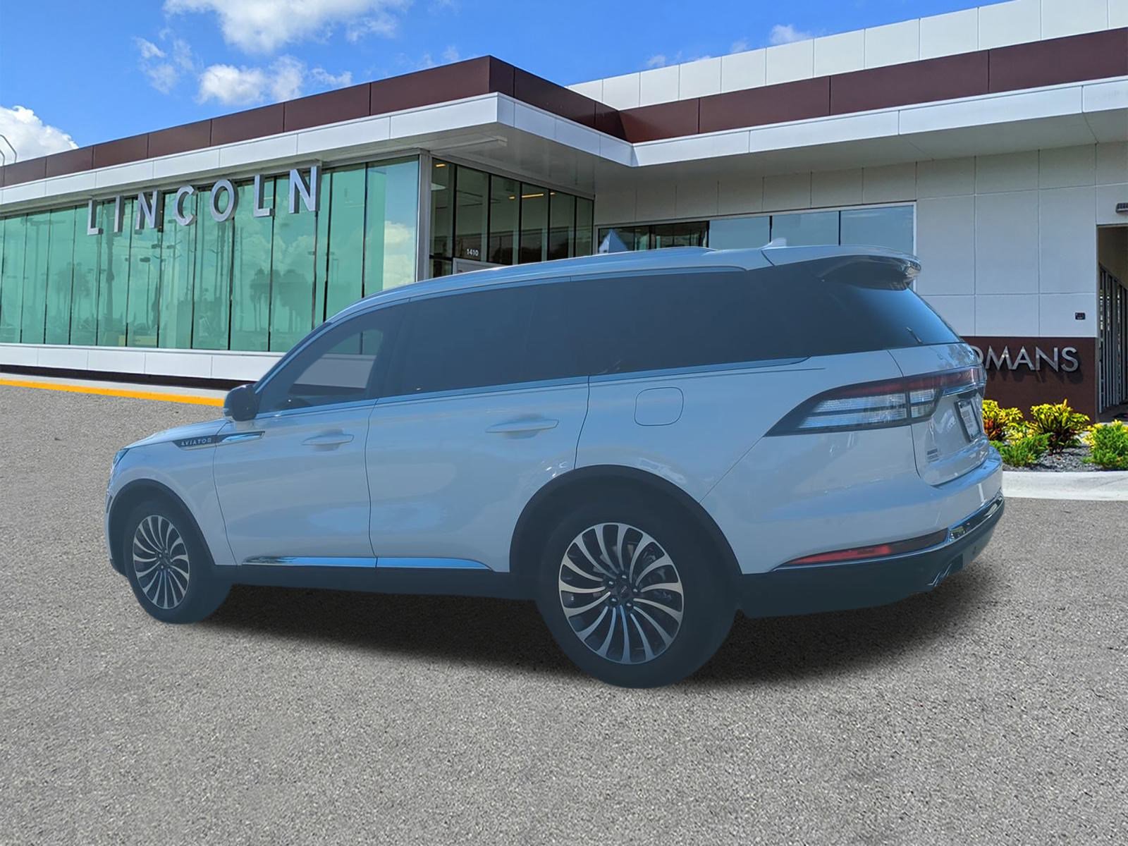 Used 2020 Lincoln Aviator Reserve w/ Elements Package Plus image 7