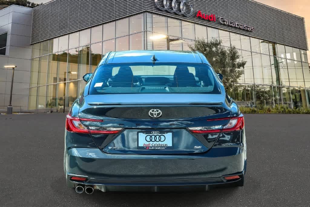 Used 2026 Toyota Camry SE FWD image 5