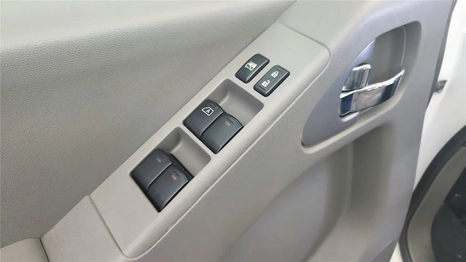 Used 2021 Nissan Frontier SV w/ Midnight Edition Floor Mats AWD/4WD image 31