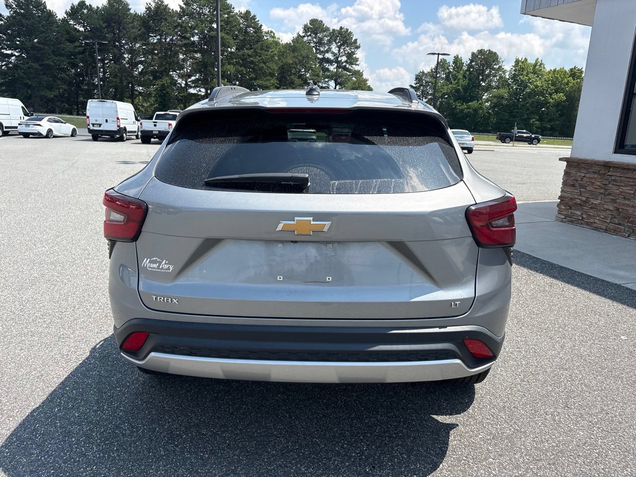 Used 2024 Chevrolet Trax LT w/ Sunroof Package FWD image 7
