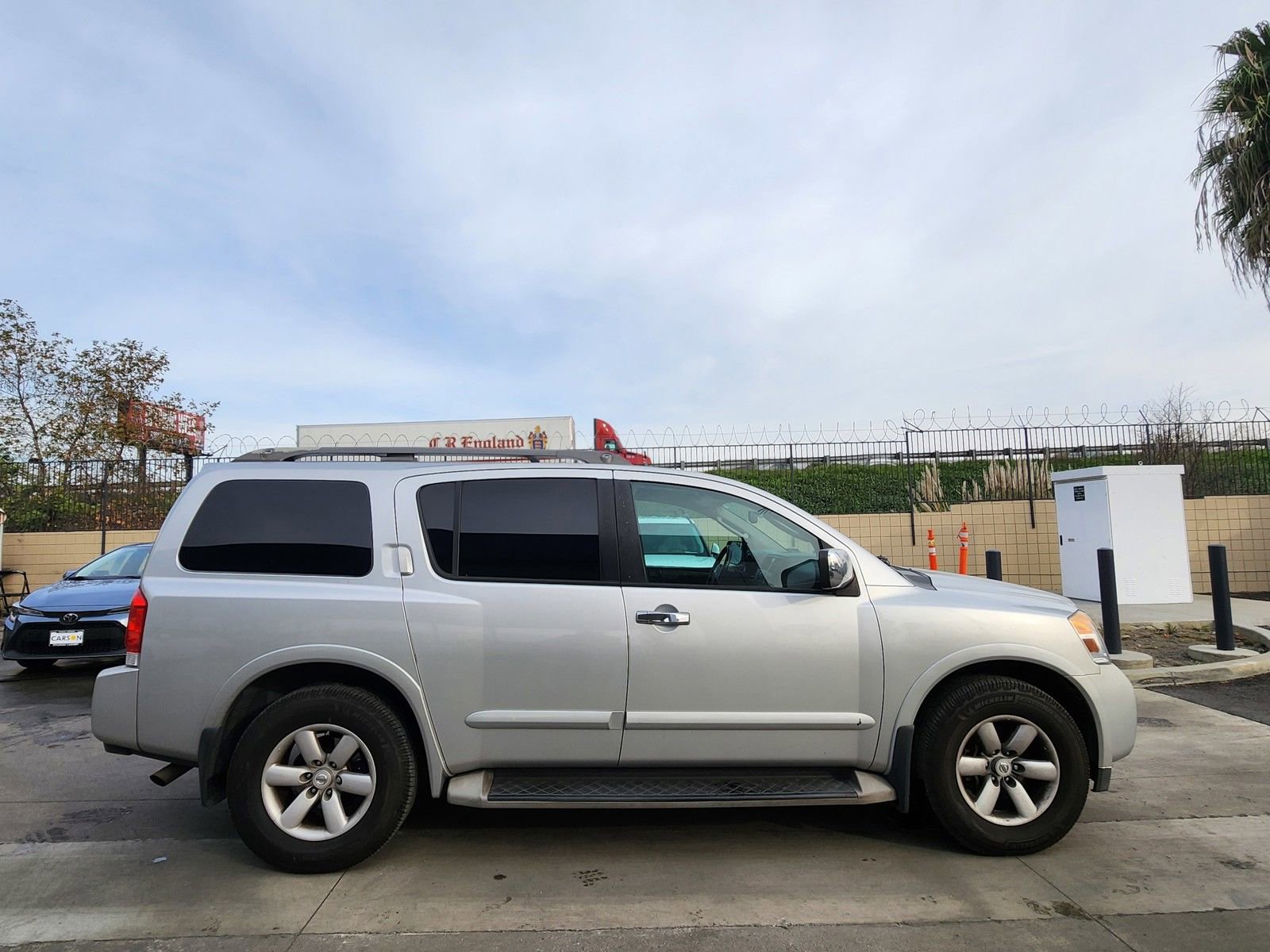 Used 2011 Nissan Armada SV image 8