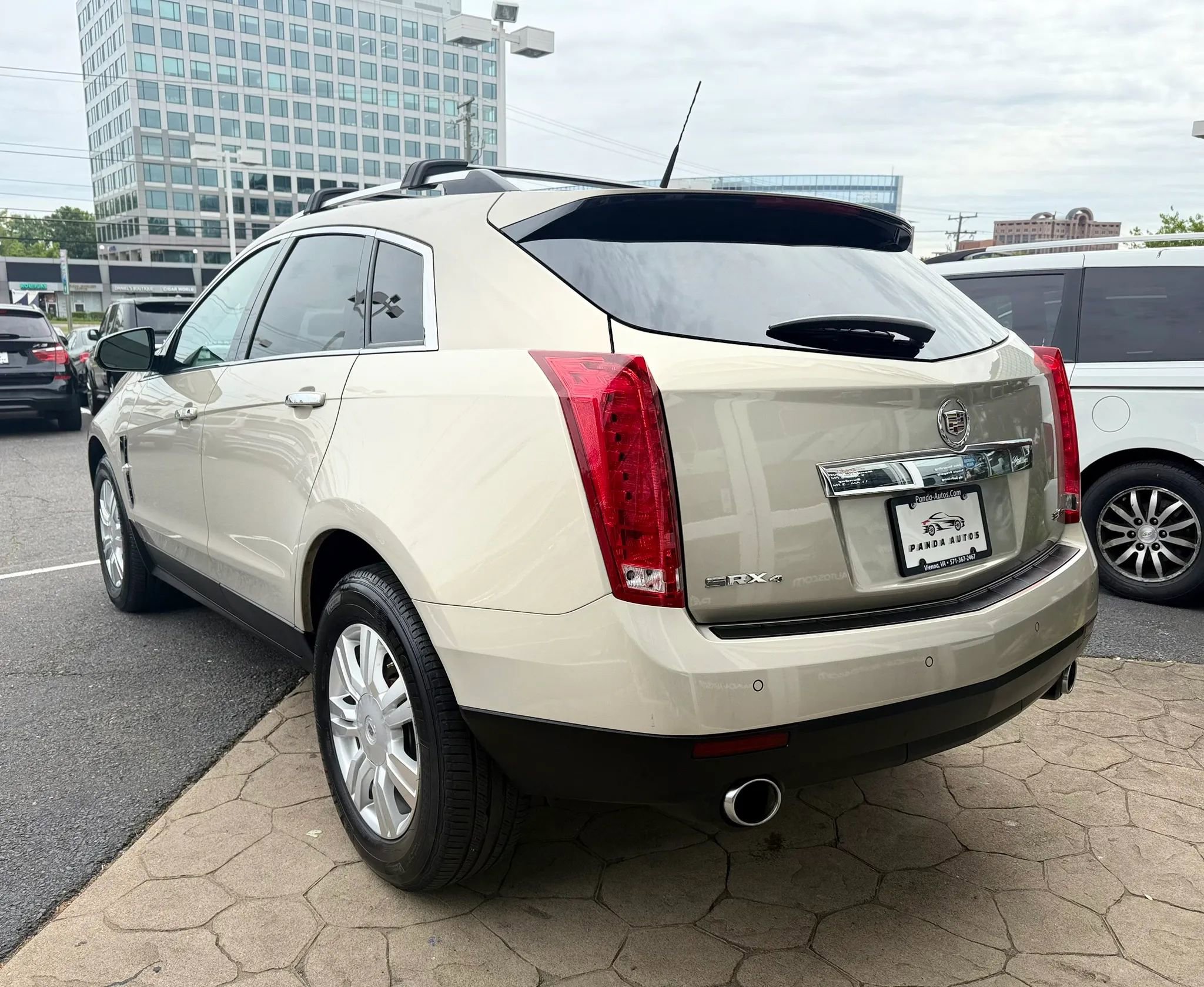 Used 2012 Cadillac SRX Luxury AWD/4WD image 5