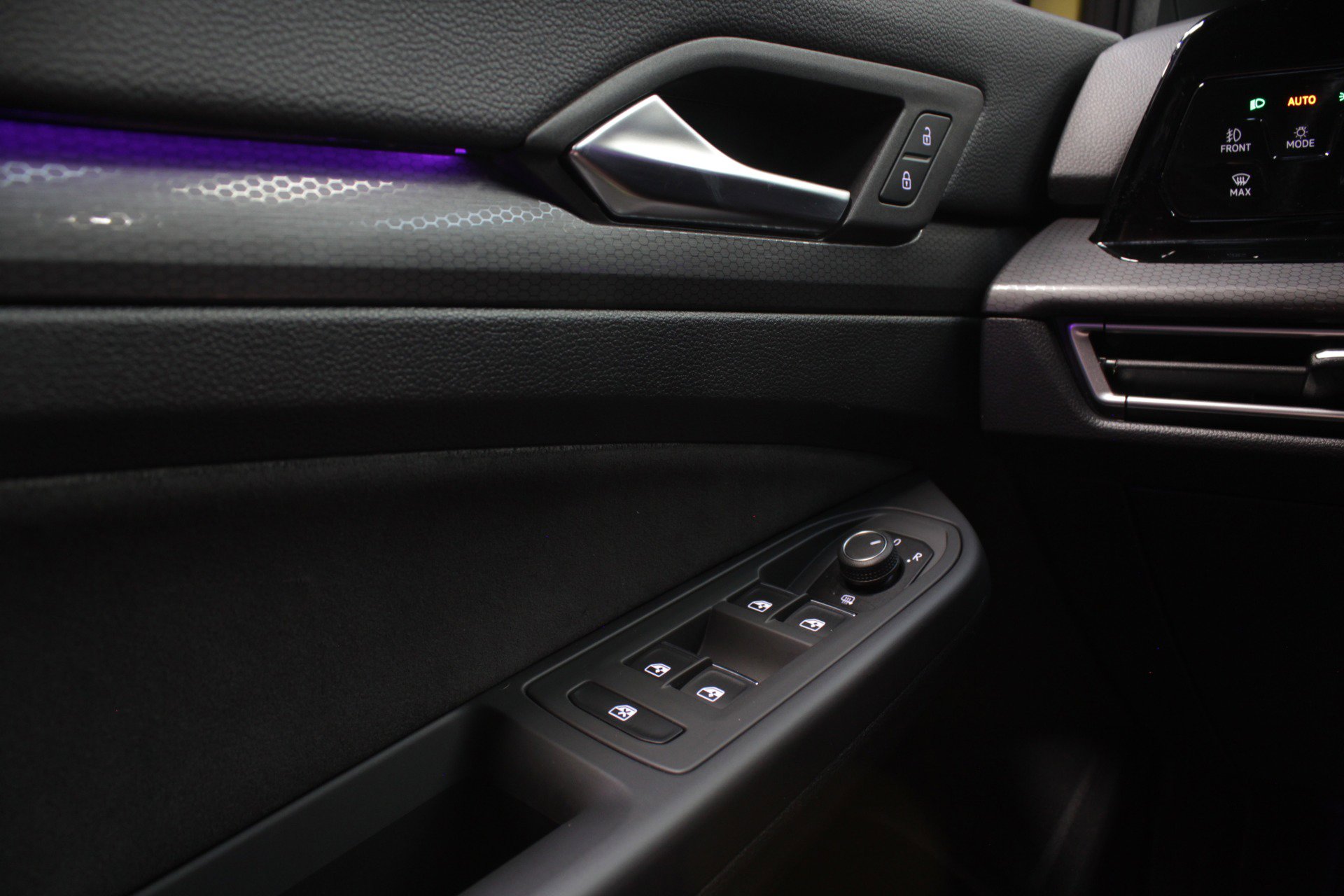 Used 2023 Volkswagen GTI 40th Anniversary Edition FWD image 33