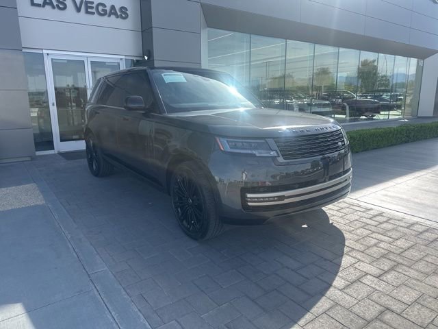 Used 2024 Land Rover Range Rover Long Wheelbase SE image 3