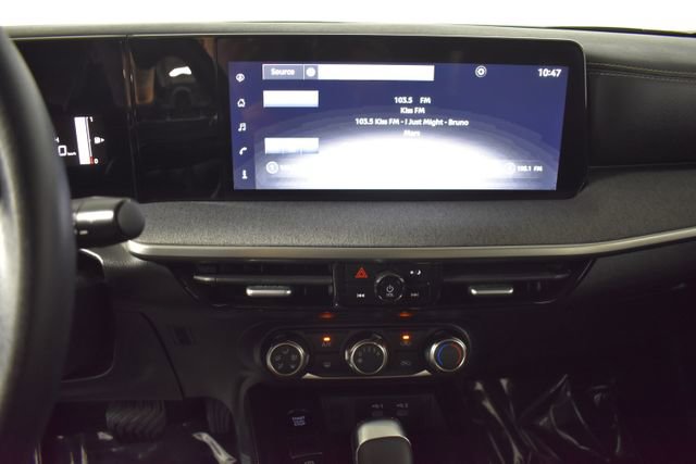 Certified 2025 Nissan Kicks SV AWD/4WD image 17