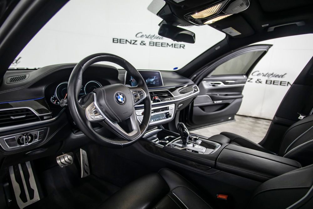 Used 2017 BMW 750i image 22