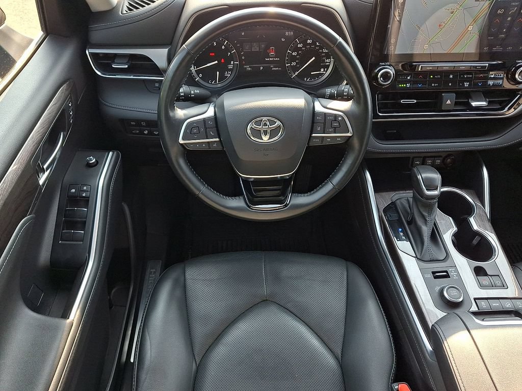 Used 2021 Toyota Highlander Limited AWD/4WD image 13