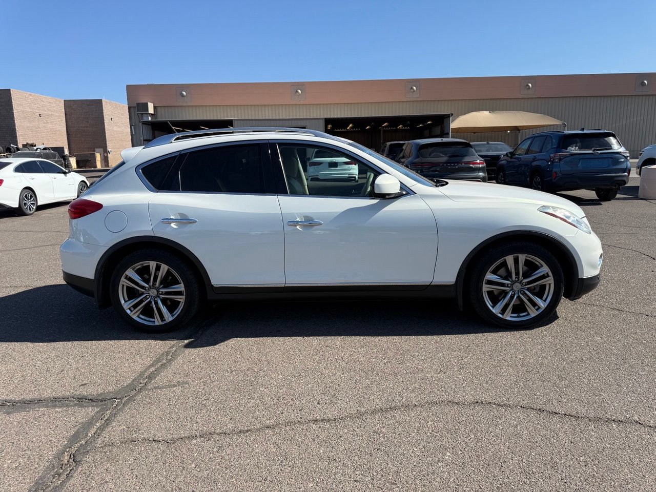 Used 2011 INFINITI EX35 Journey w/ Technology Pkg AWD/4WD image 4
