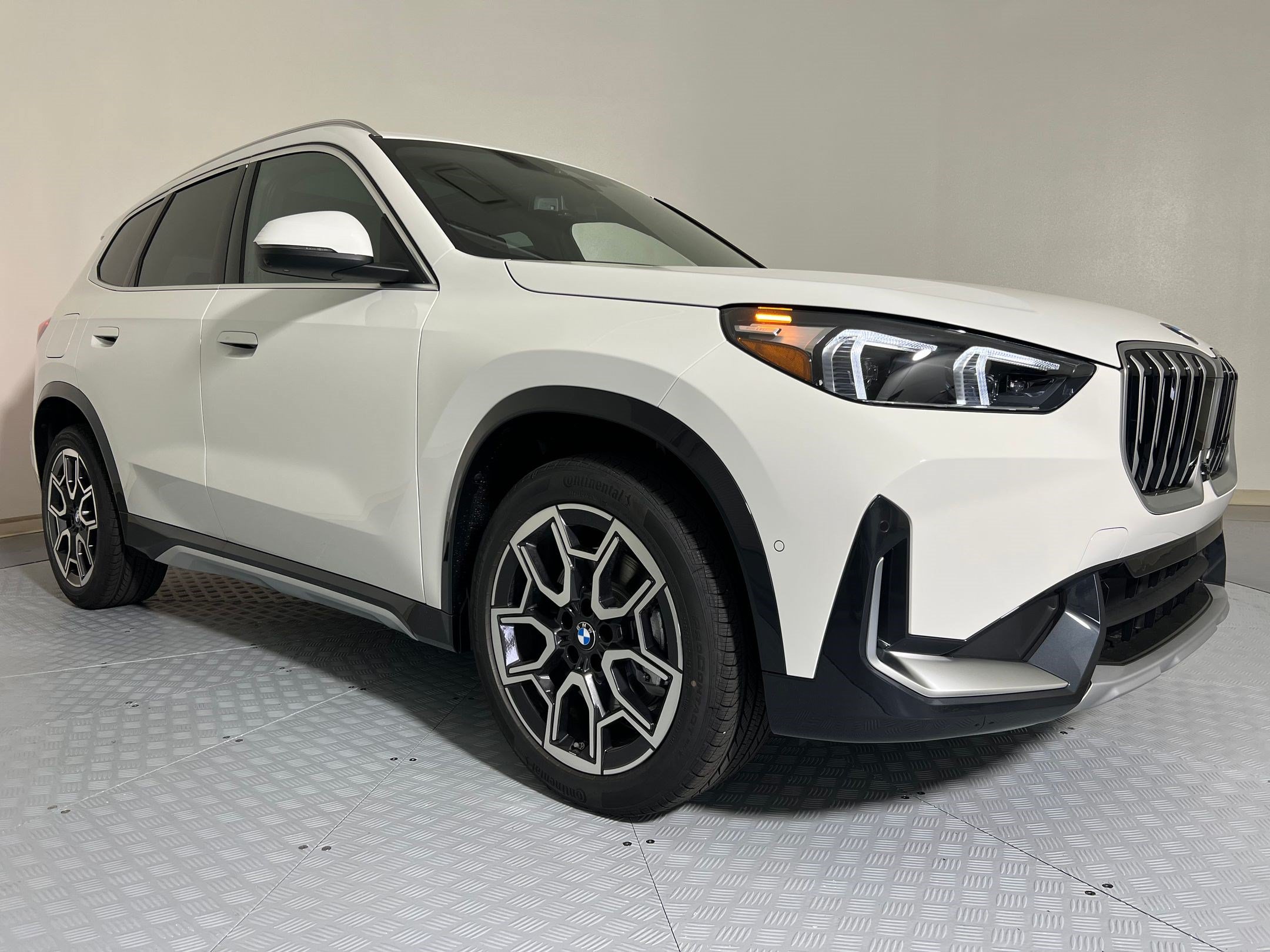 New 2026 BMW X1 xDrive28i w/ Technology Package AWD/4WD image 6