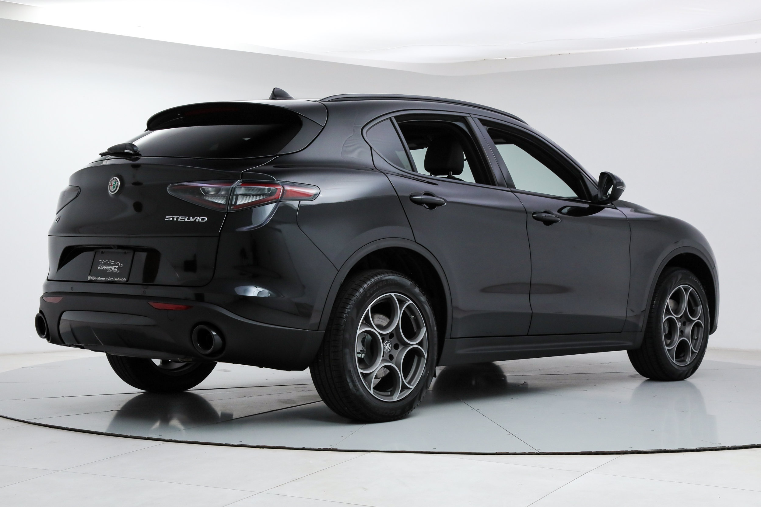 New 2026 Alfa Romeo Stelvio Sprint w/ Convenience Package AWD/4WD image 5