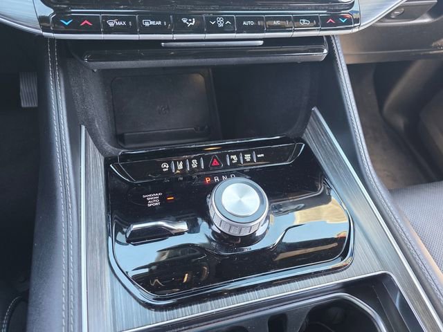 Used 2024 Jeep Wagoneer L Series II w/ Flexible Seating Group image 21