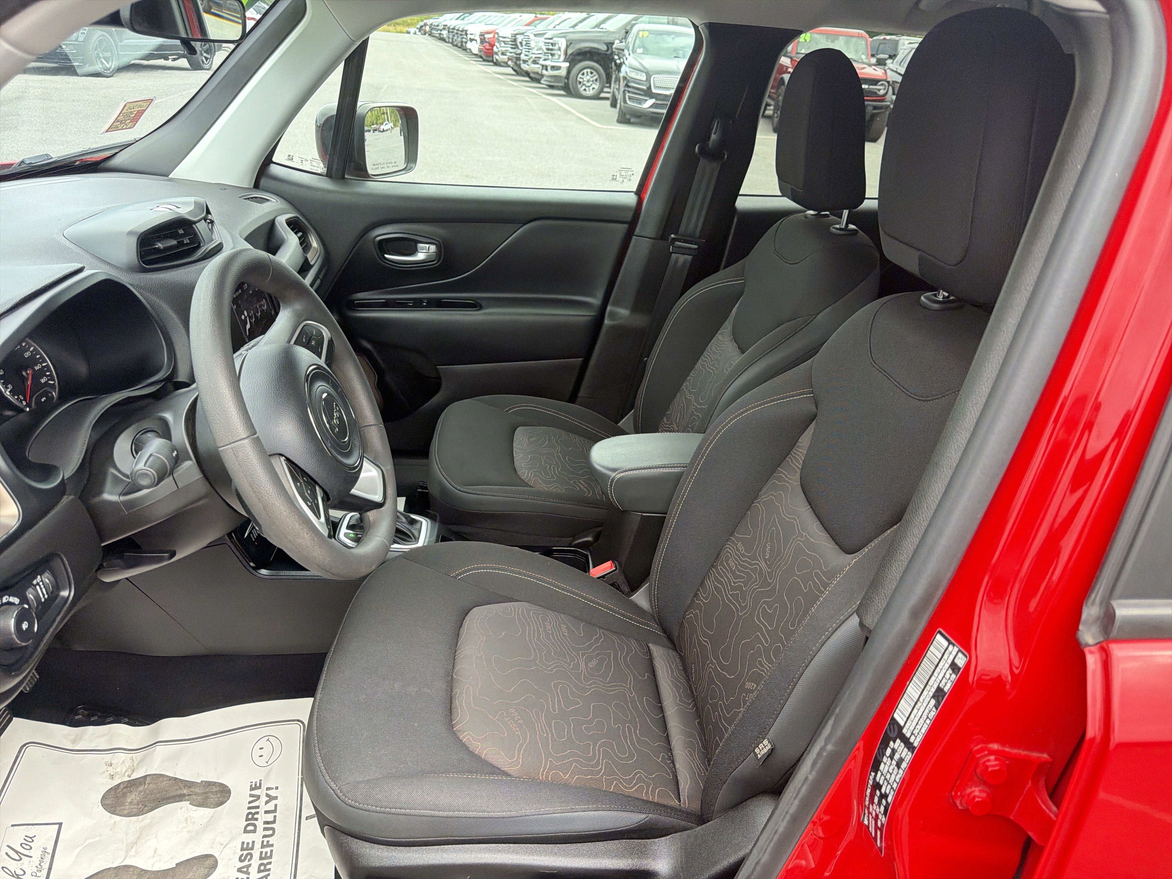 Used 2023 Jeep Renegade Latitude AWD/4WD image 12