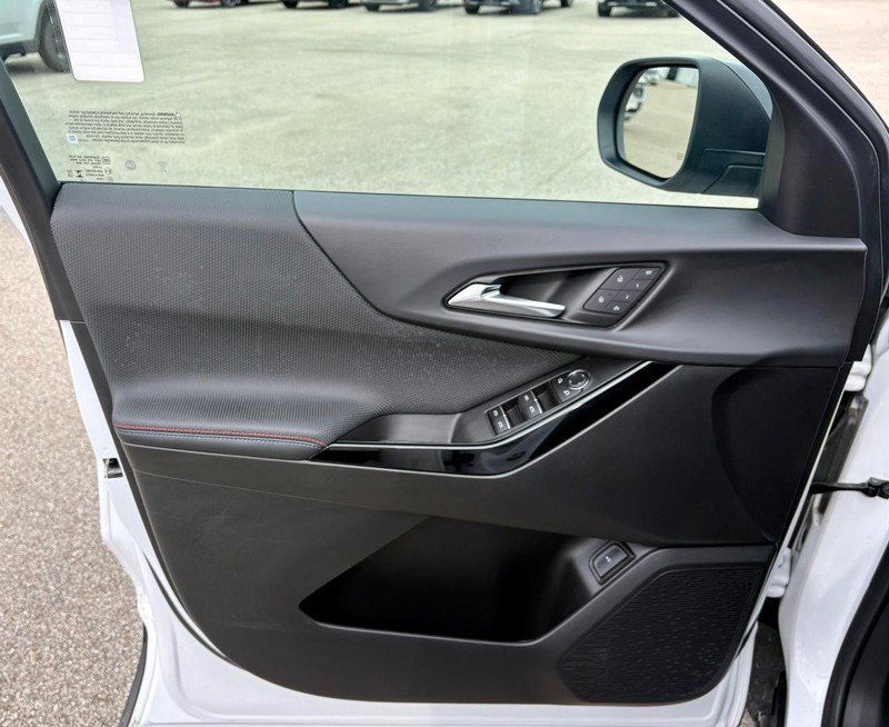 Used 2025 Chevrolet Equinox RS w/ Safety and Technology Package FWD image 16