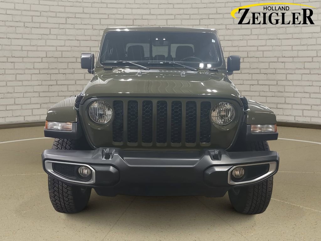 Used 2022 Jeep Gladiator Sport image 2