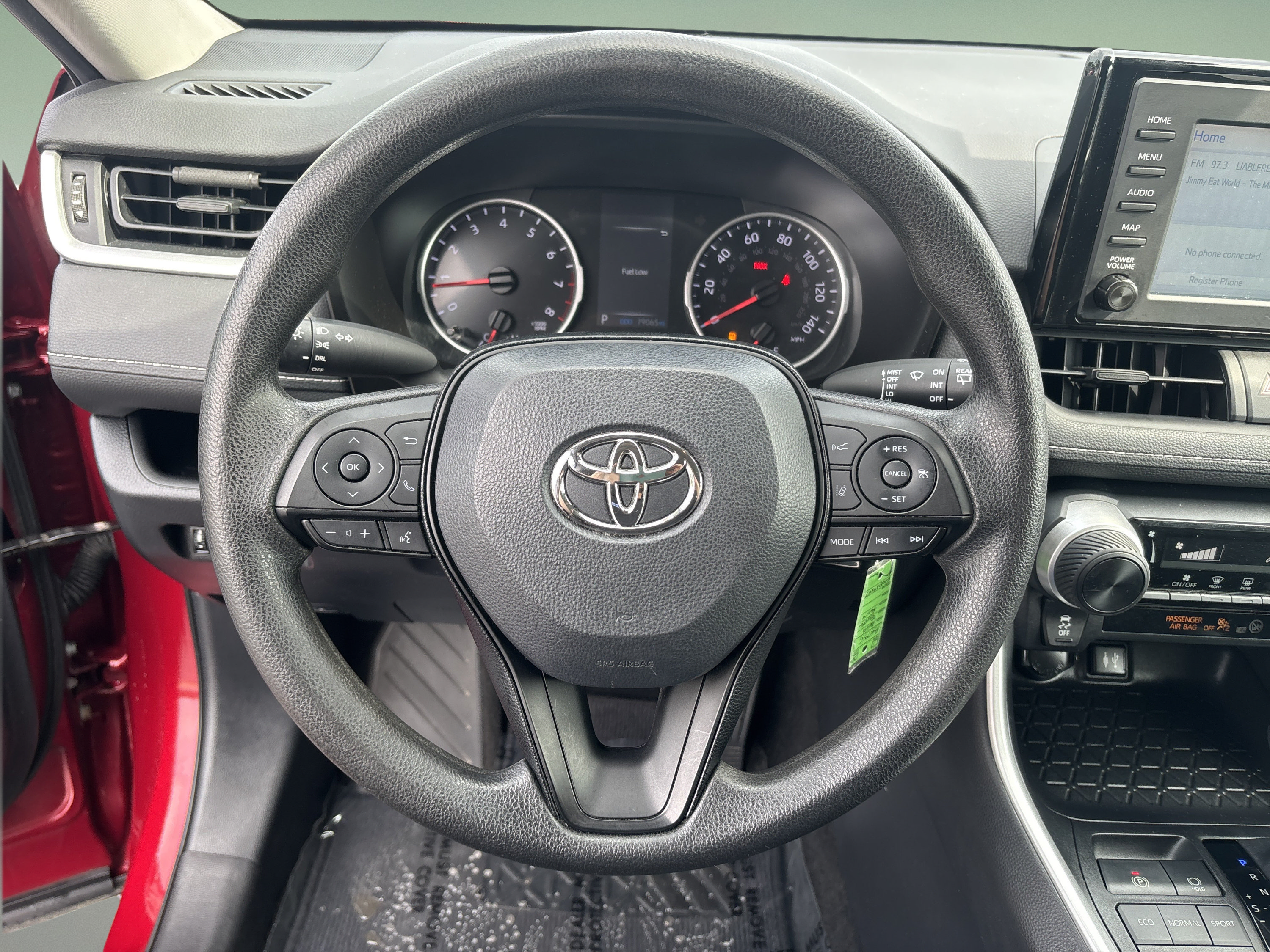 Used 2019 Toyota RAV4 LE w/ Carpet Mat Package FWD image 10