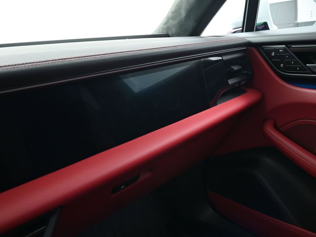 Used 2025 Porsche Macan Turbo Electric image 23