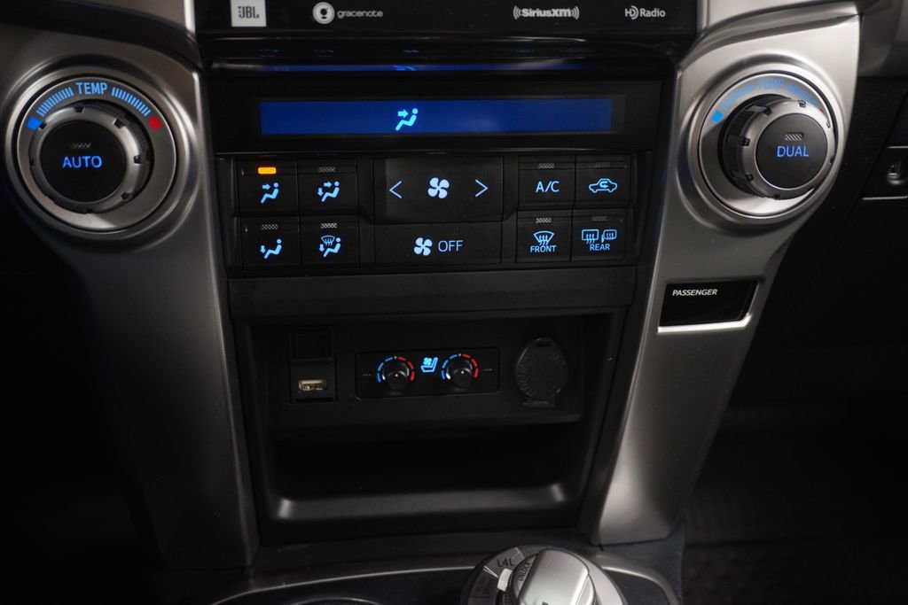 Used 2024 Toyota 4Runner Limited AWD/4WD image 32