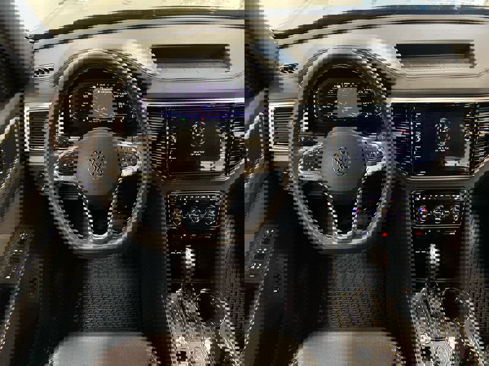 Used 2023 Volkswagen Atlas Cross Sport SEL image 13