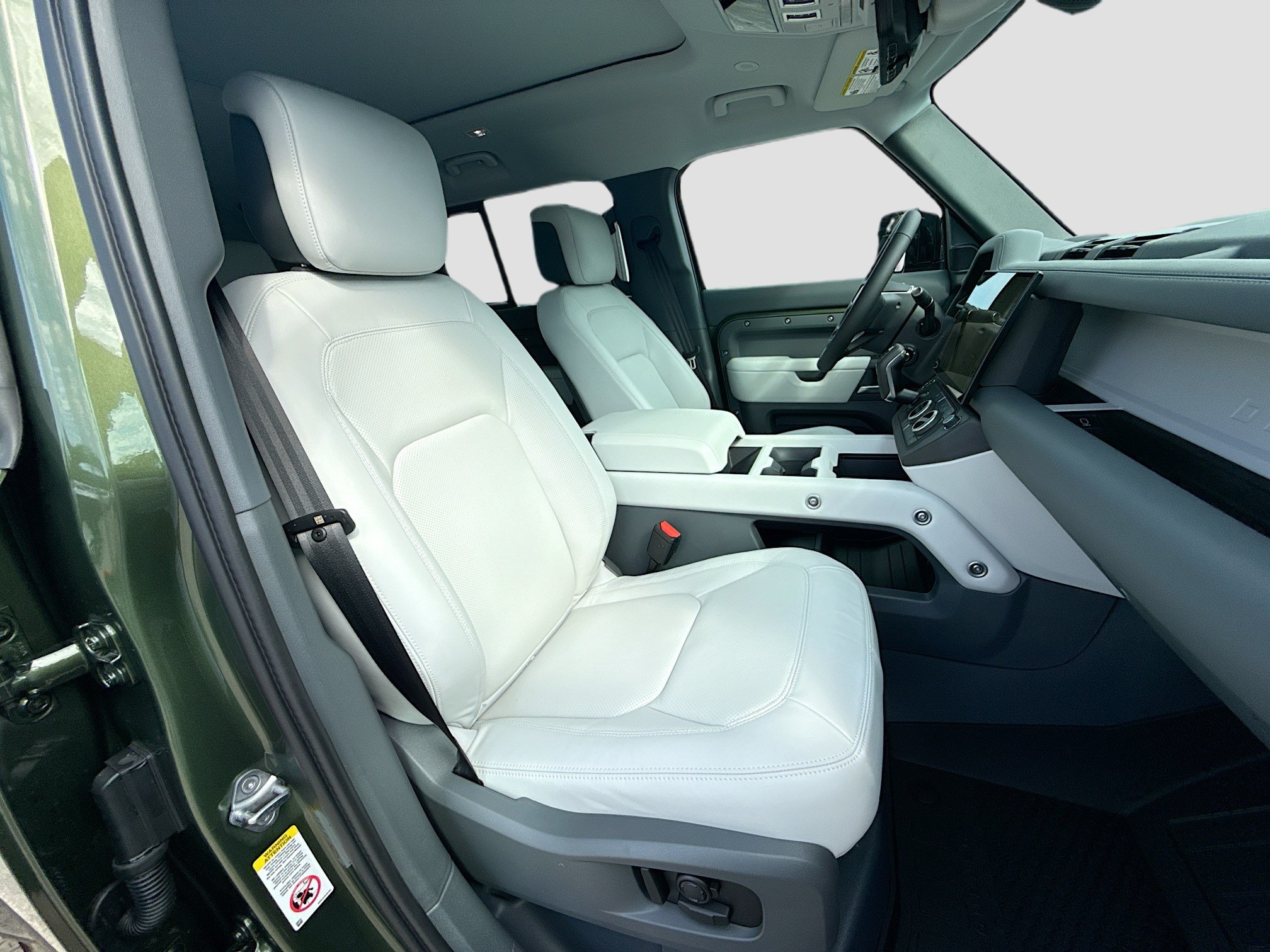 New 2026 Land Rover Defender 110 X-Dynamic SE AWD/4WD image 15