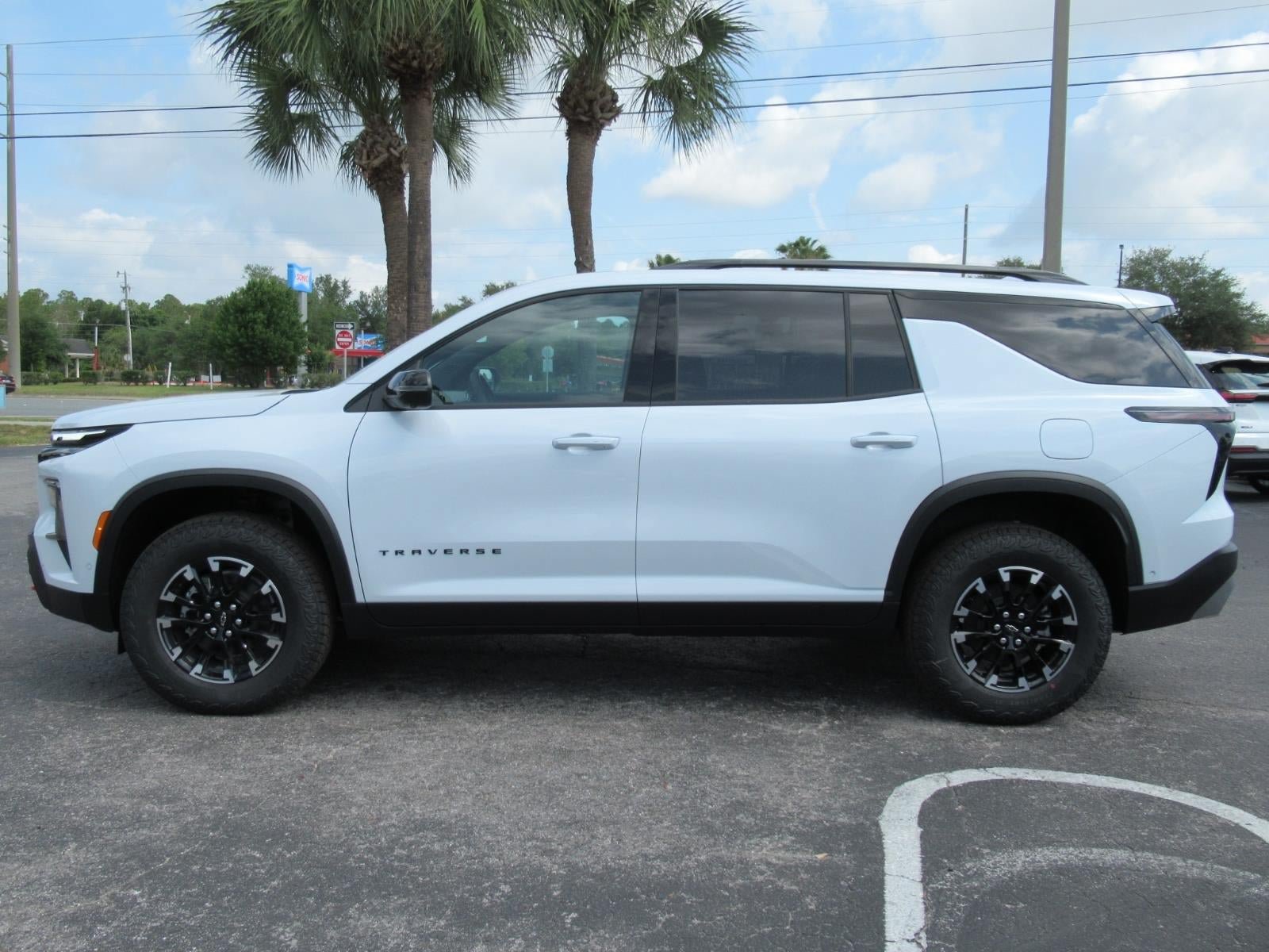 New 2026 Chevrolet Traverse Z71 w/ Enhanced Driving Package AWD/4WD image 2