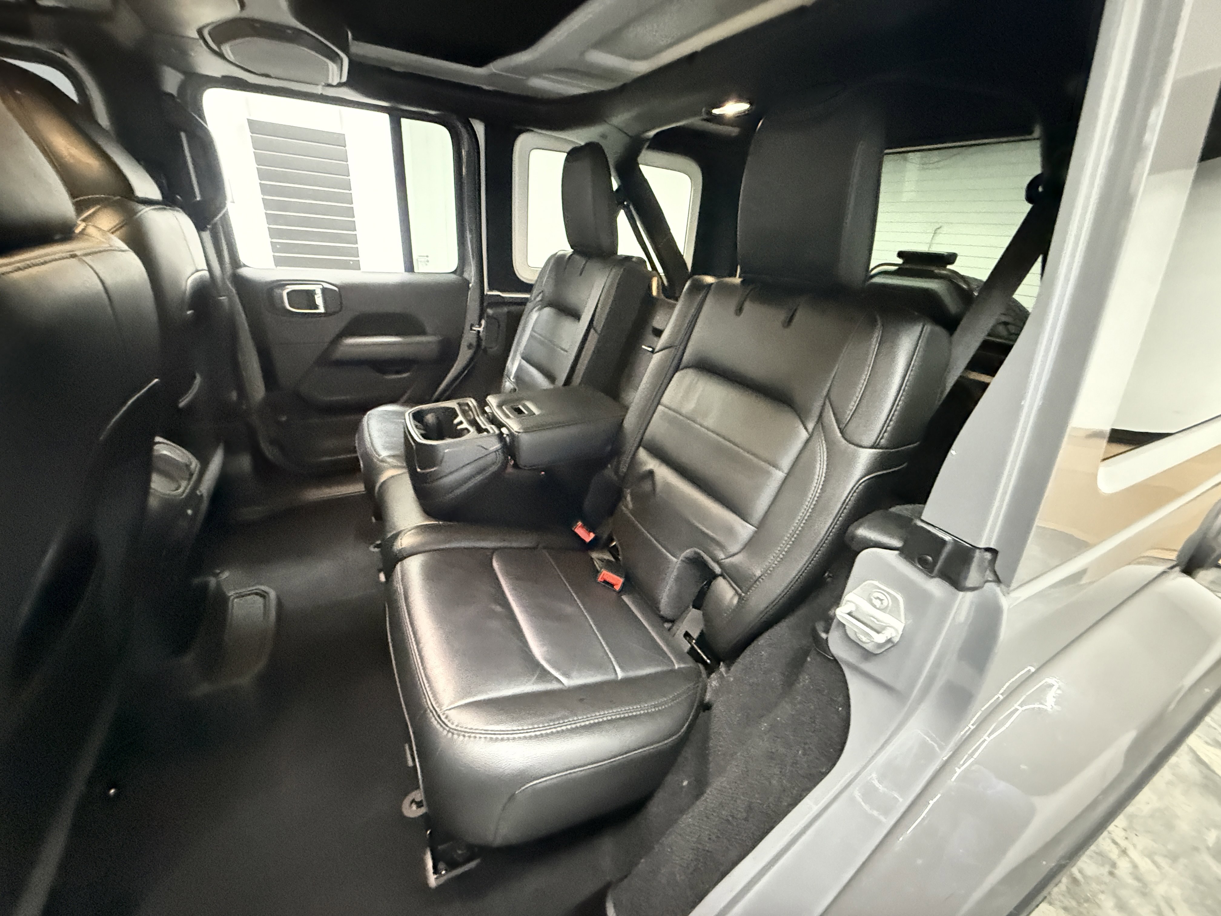 Used 2021 Jeep Wrangler Unlimited Sahara image 22