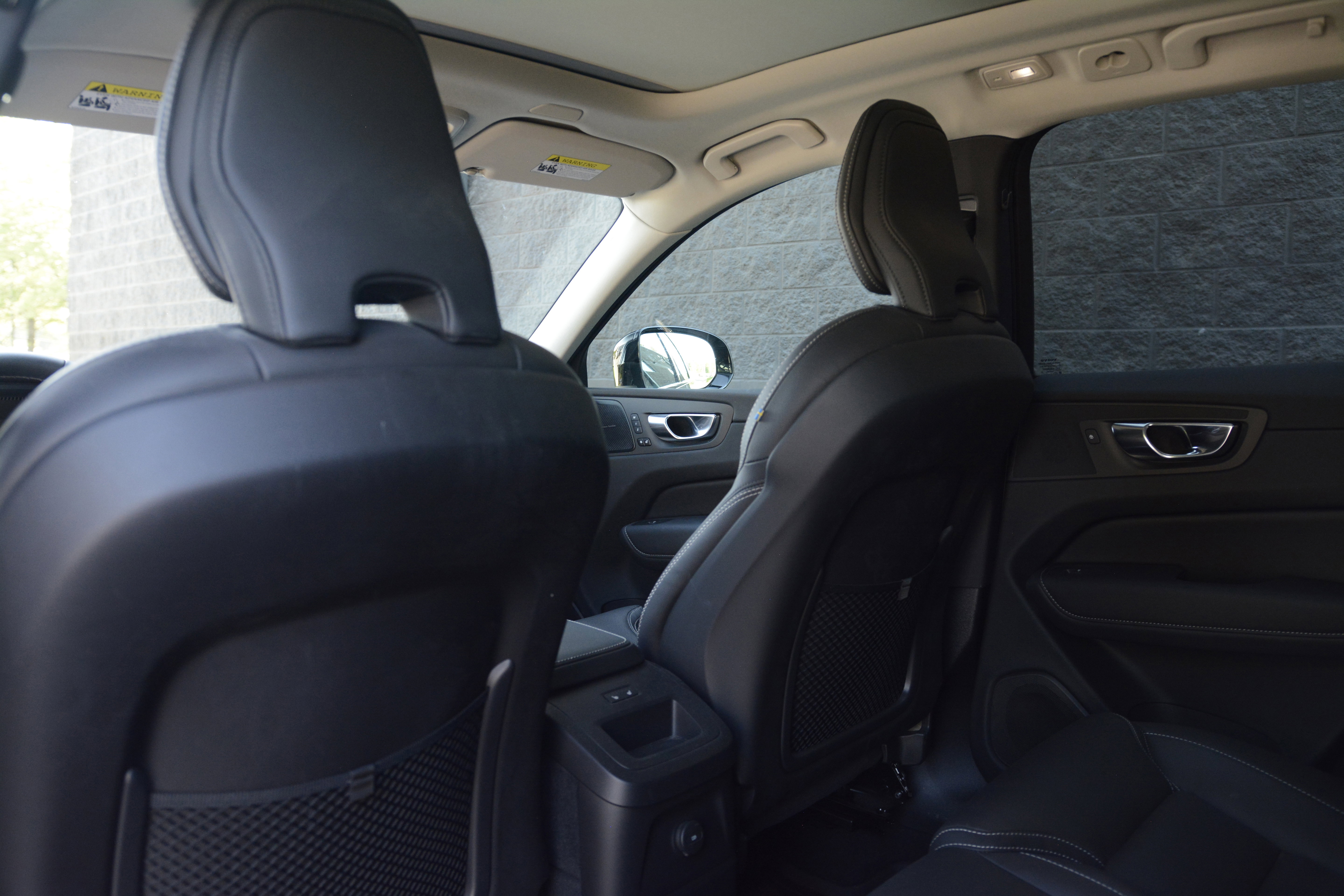 Used 2023 Volvo XC60 T8 Ultimate image 32