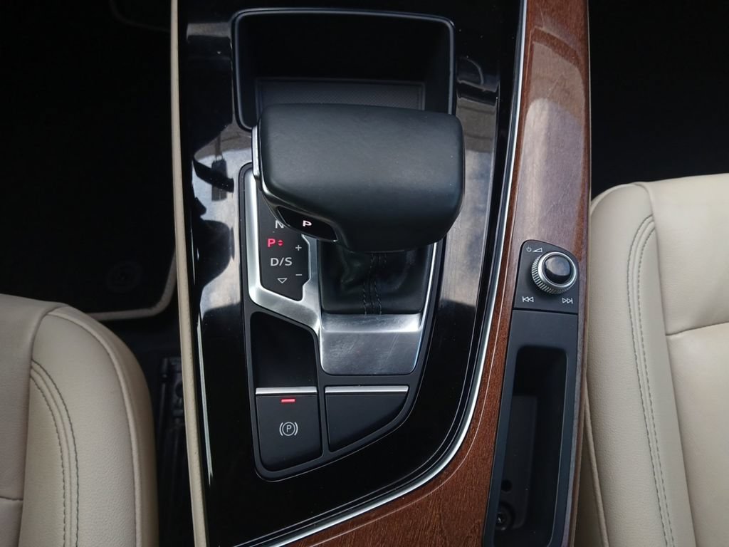 Used 2020 Audi A4 2.0T Premium w/ Convenience Package FWD image 10